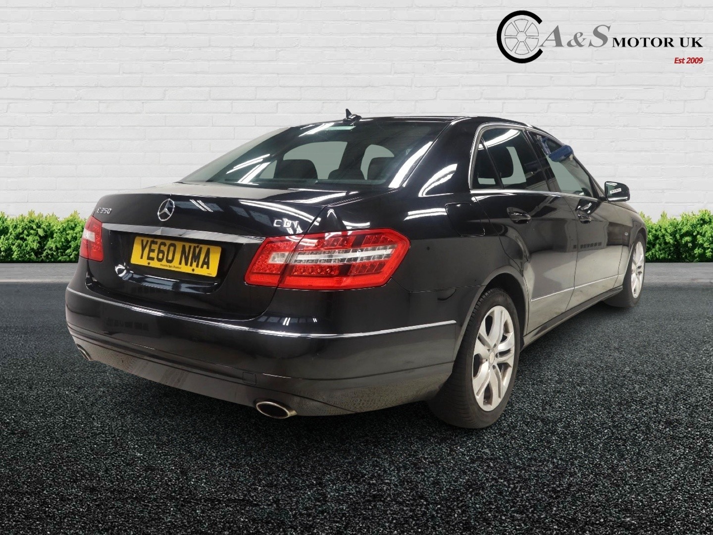 Used Mercedes-Benz E Class 2010 for sale - 76588406: Photo 3