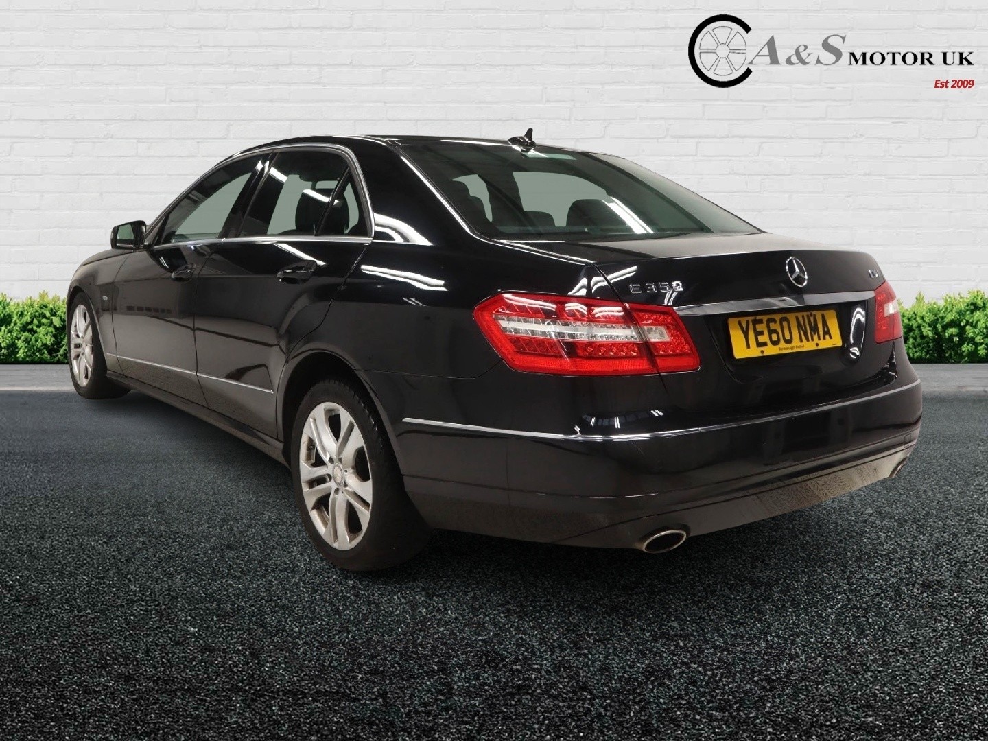 Used Mercedes-Benz E Class 2010 for sale - 76588406: Photo 4