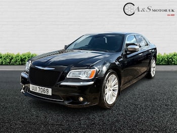 Used Chrysler 300C 2013 for sale - 79614582: Photo