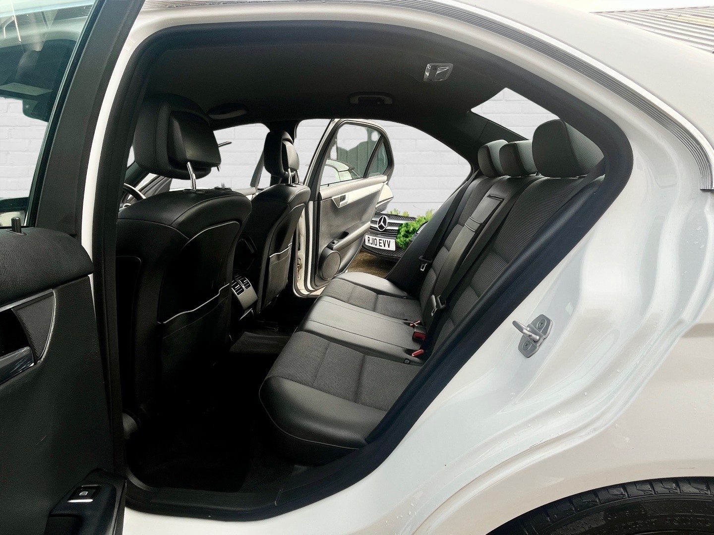 Used Mercedes-Benz C Class 2013 for sale - 77277265: Photo 16