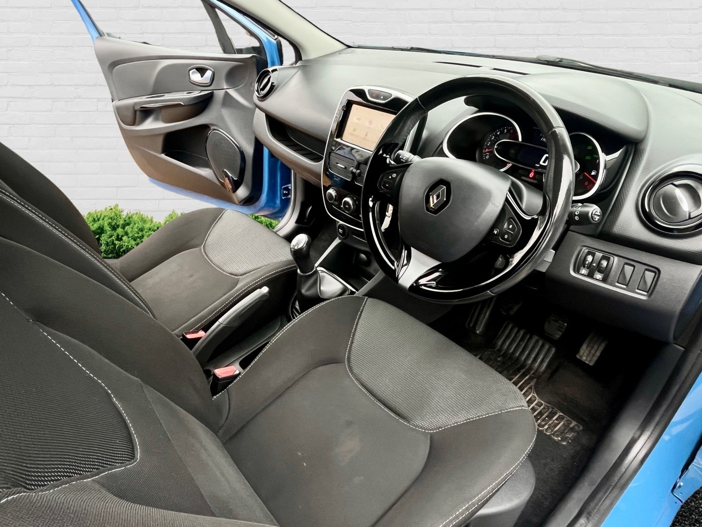 Used Renault Clio 2016 for sale - 76536753: Photo 12