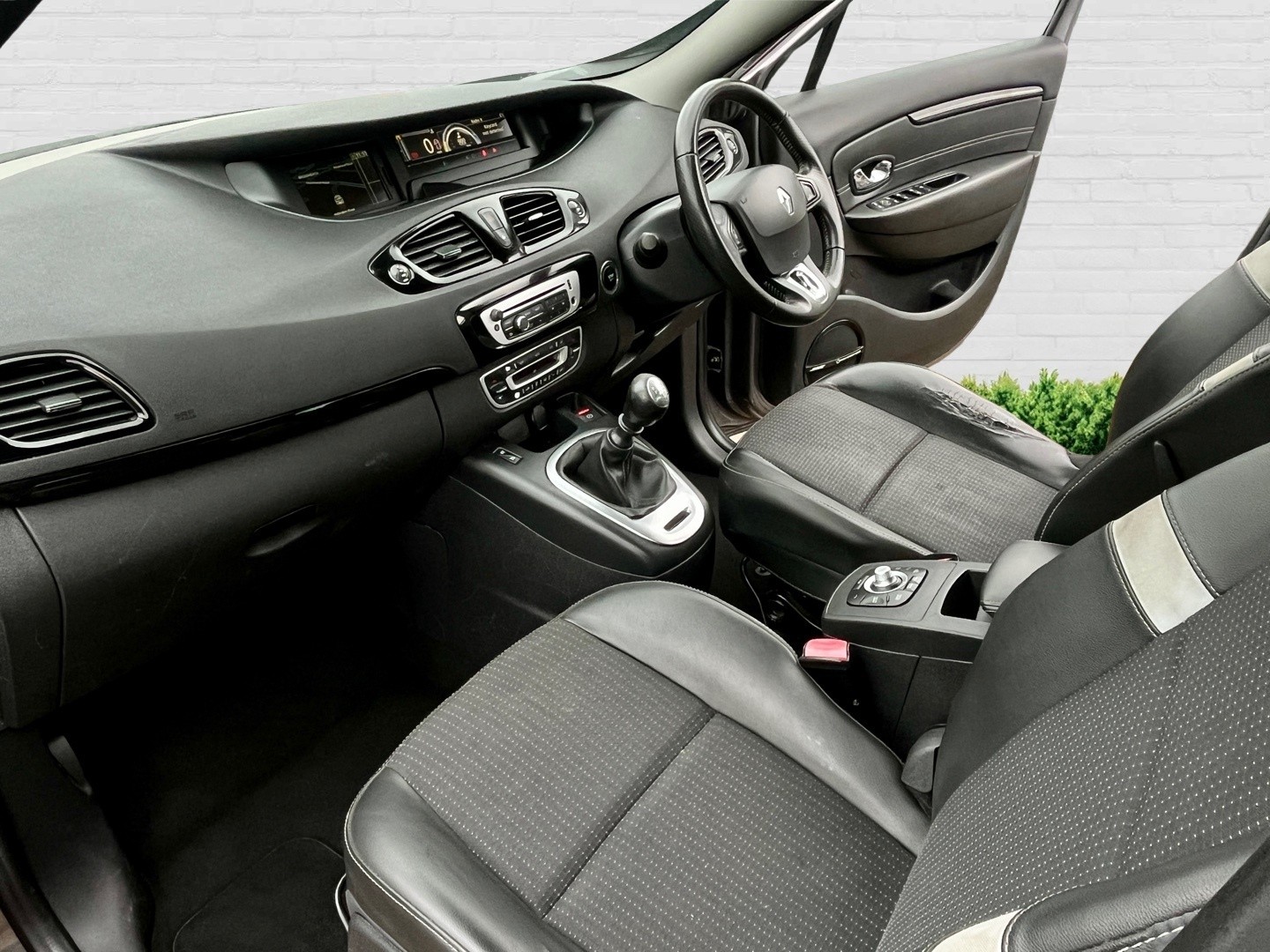 Used Renault Grand Scenic 2014 for sale - 77189235: Photo 15