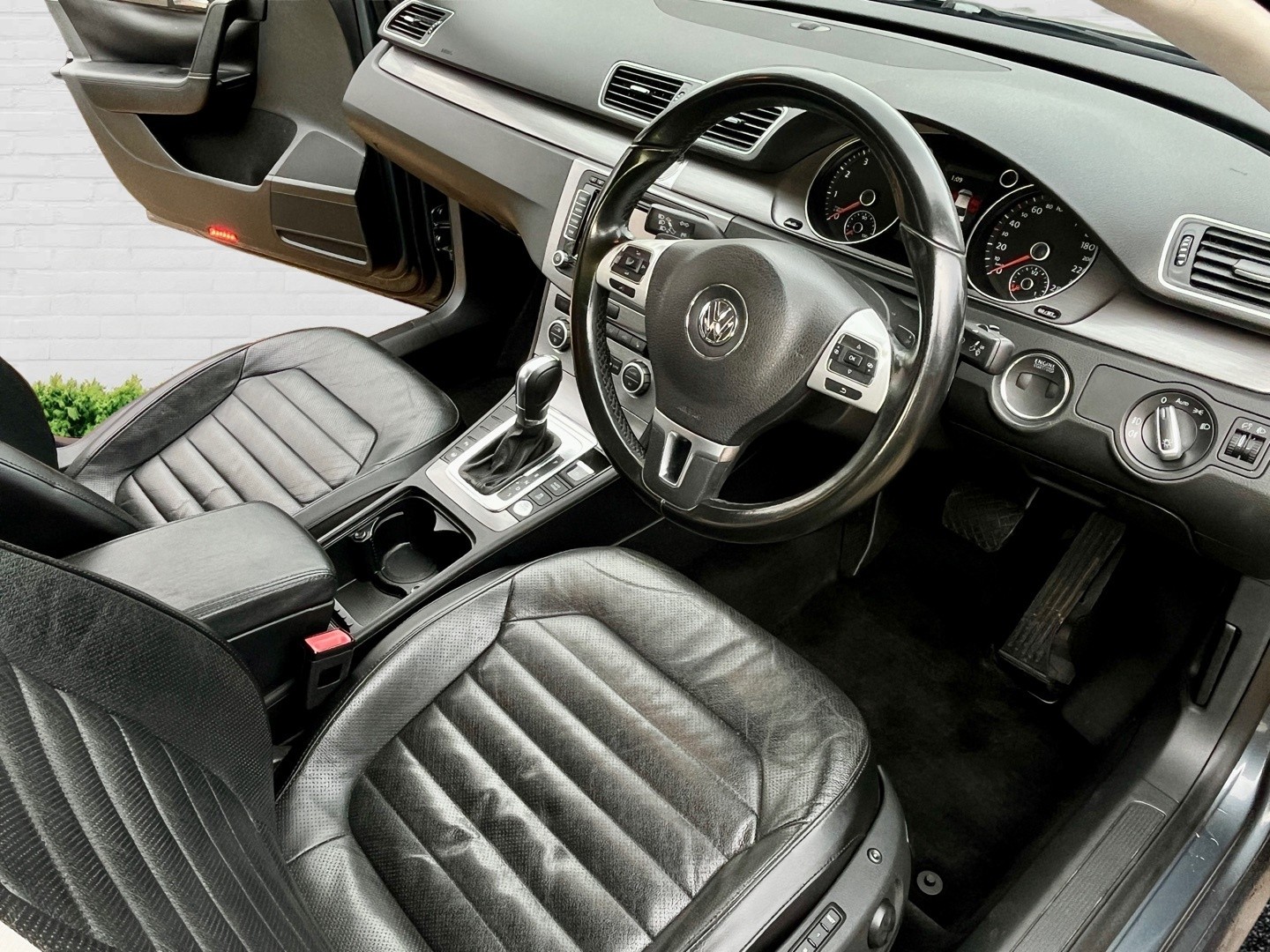 Used Volkswagen CC 2023 for sale - 76497504: Photo 9