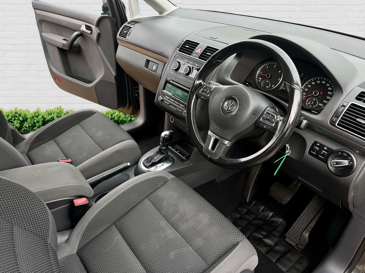 Used Volkswagen Touran 2012 for sale - 77548215: Photo 10