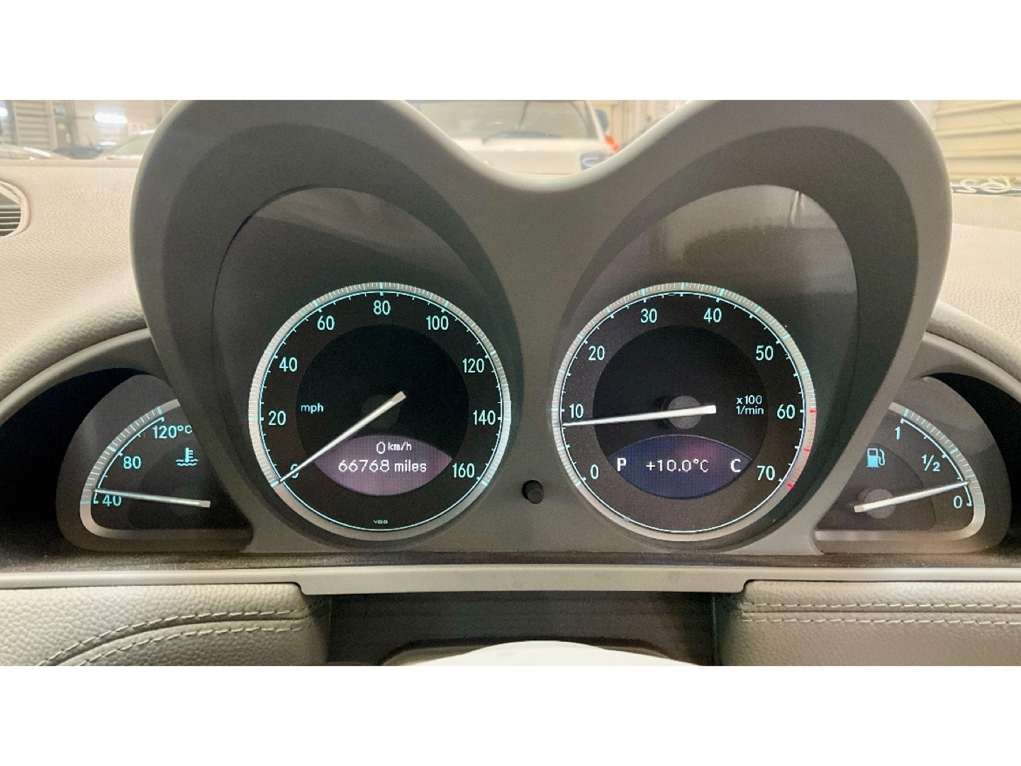 Used Mercedes-Benz SL 2004 for sale - 77548156: Photo 5