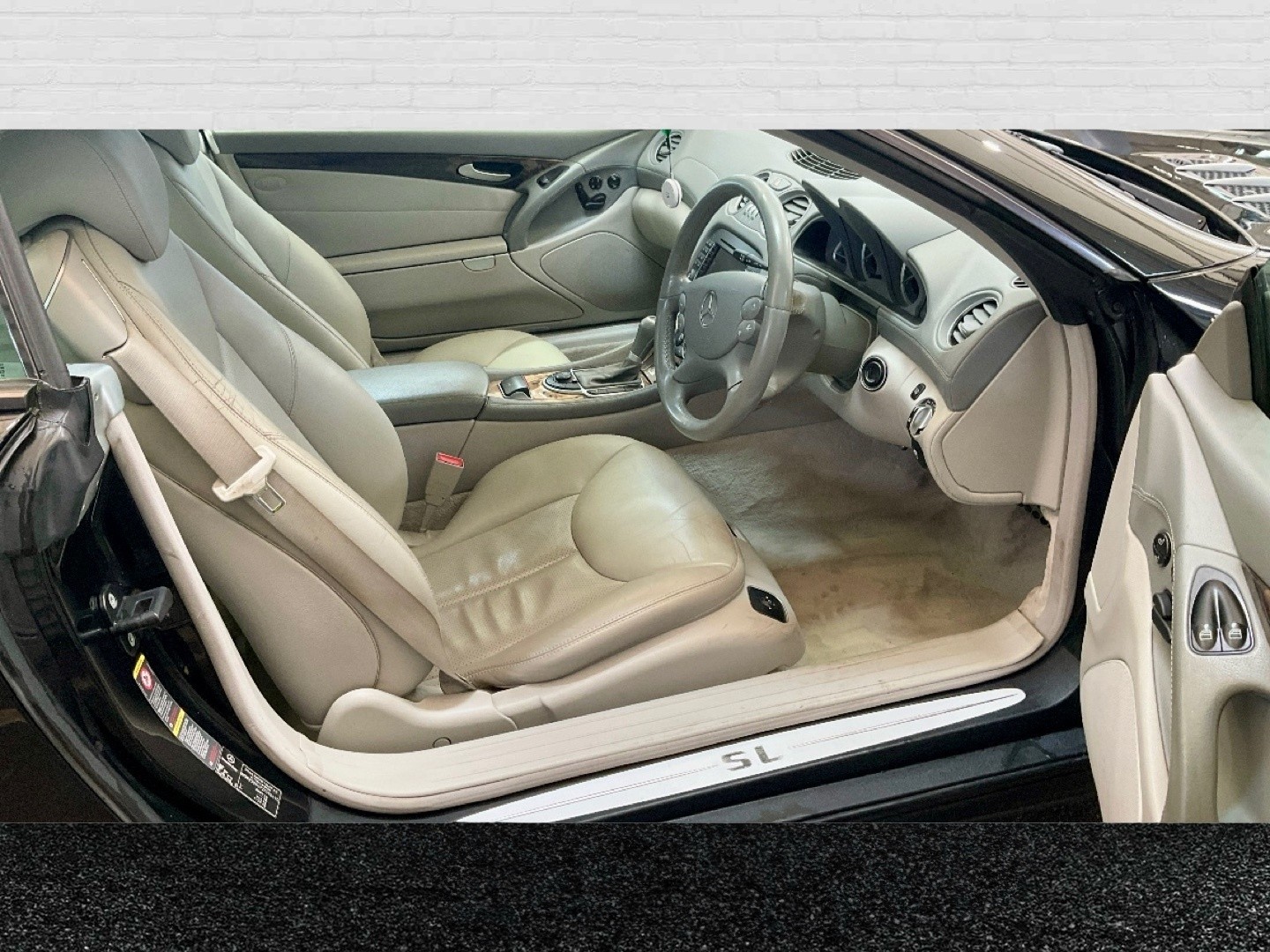 Used Mercedes-Benz SL 2004 for sale - 77548156: Photo 6