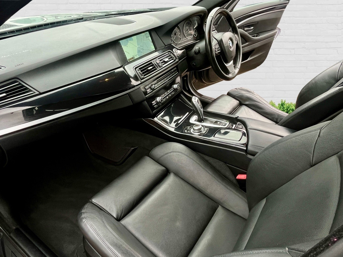 Used BMW 5 Series 2010 for sale - 77342581: Photo 15