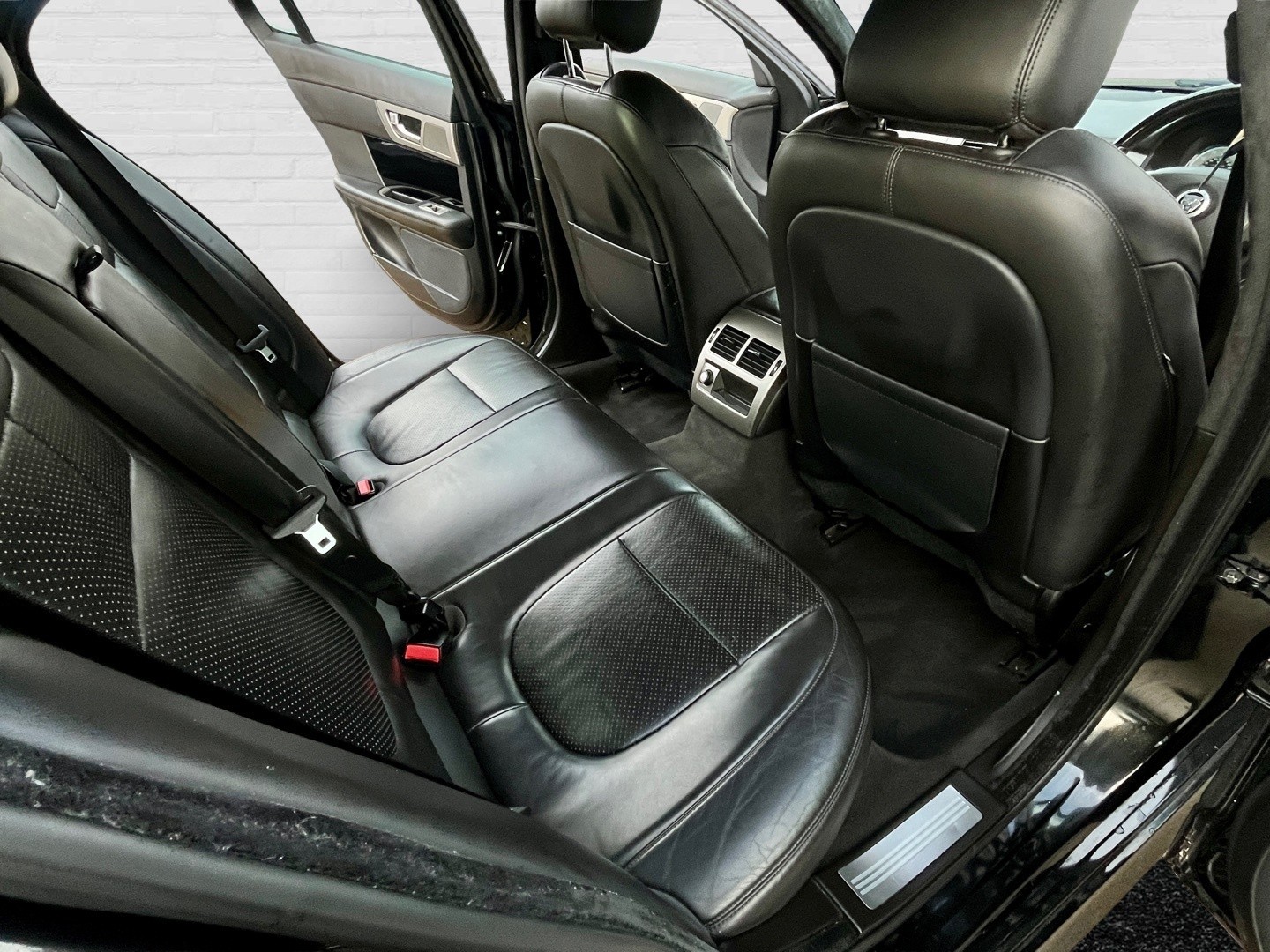 Used Jaguar XF 2011 for sale - 77271015: Photo 17