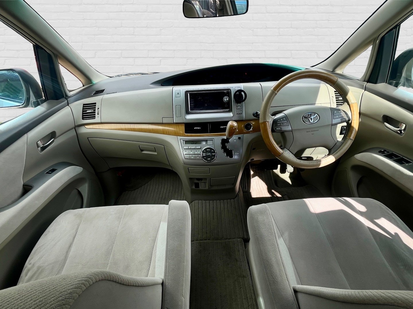 Used Toyota Estima 2015 for sale - 77423526: Photo 10