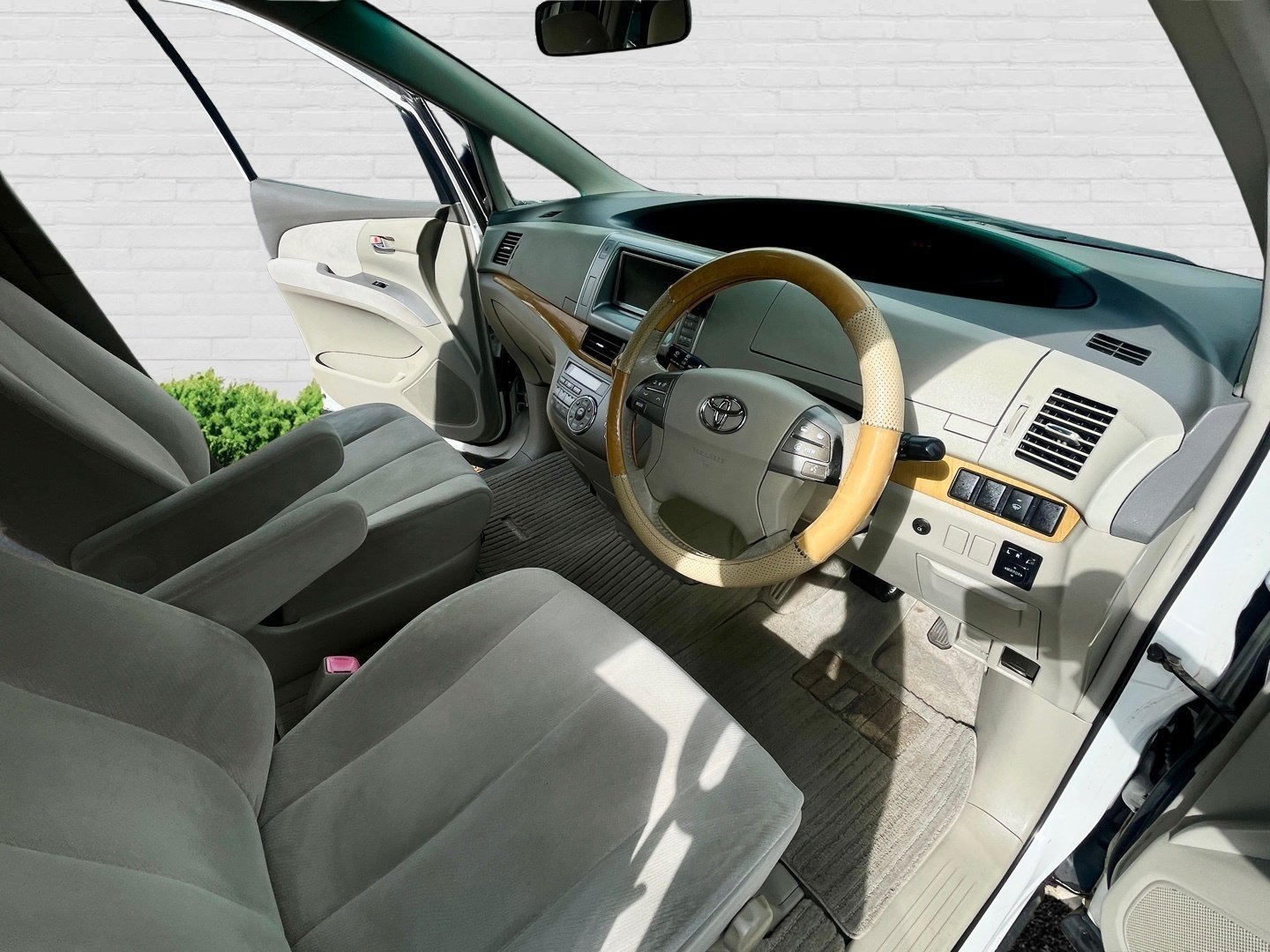 Used Toyota Estima 2015 for sale - 77423526: Photo 13