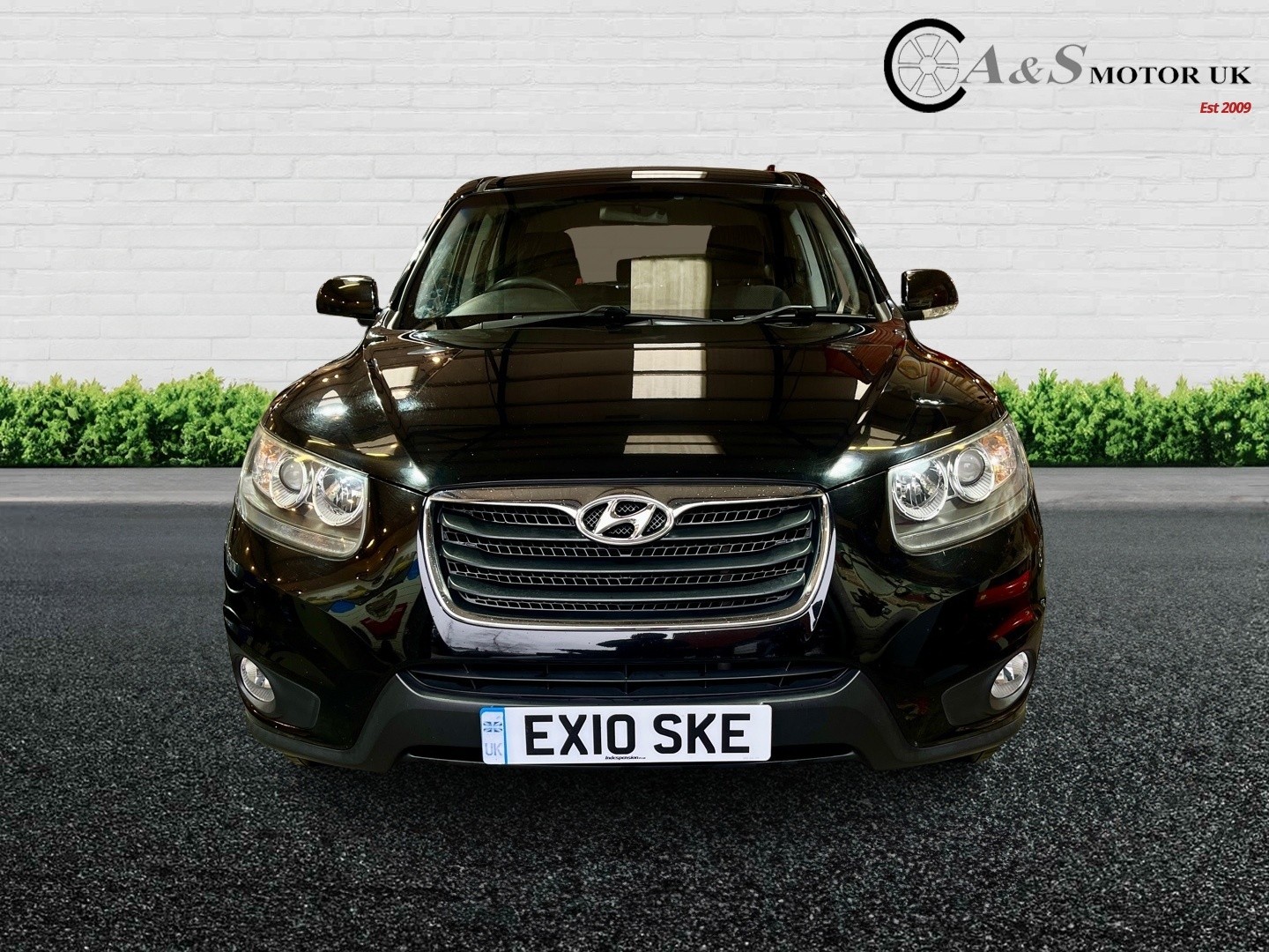 Used Hyundai Santa Fe 2010 for sale - 76579933: Photo 2