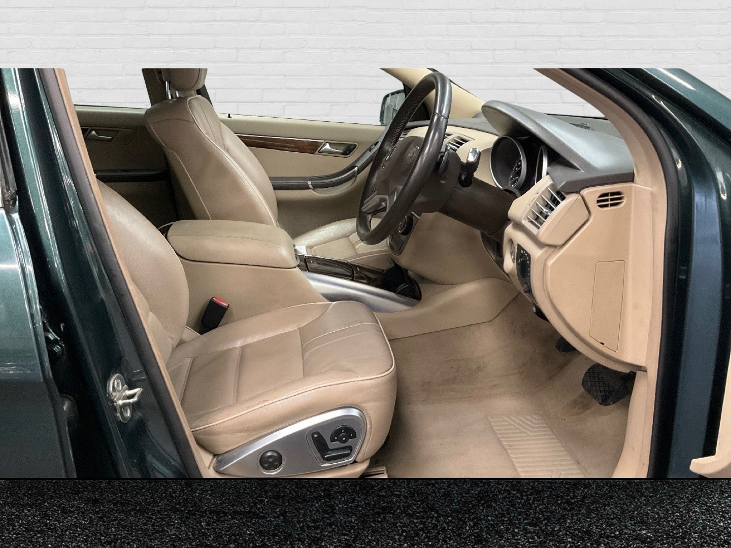 Used Mercedes-Benz R Class 2021 for sale - 77465633: Photo 9