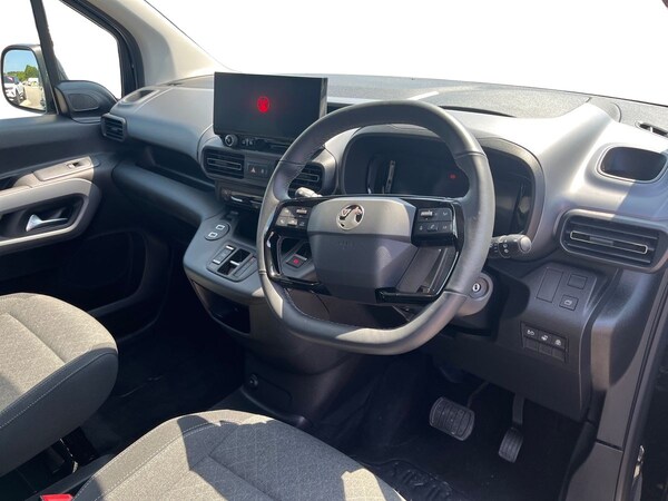 Used Vauxhall Combo Life Electric 2024 for sale - 76115414: Photo 7
