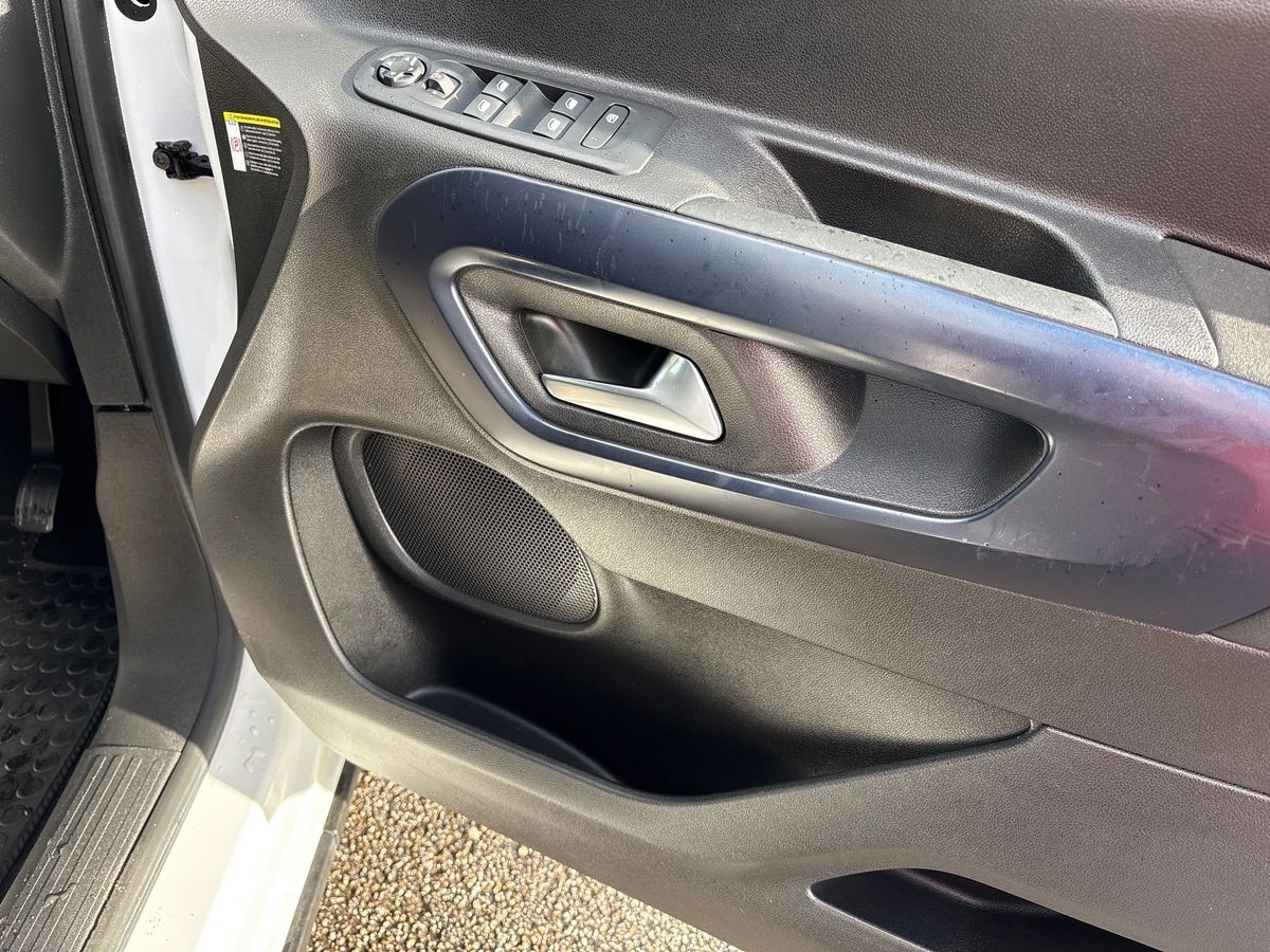 Used Peugeot Rifter 2022 for sale - 76606102: Photo 32