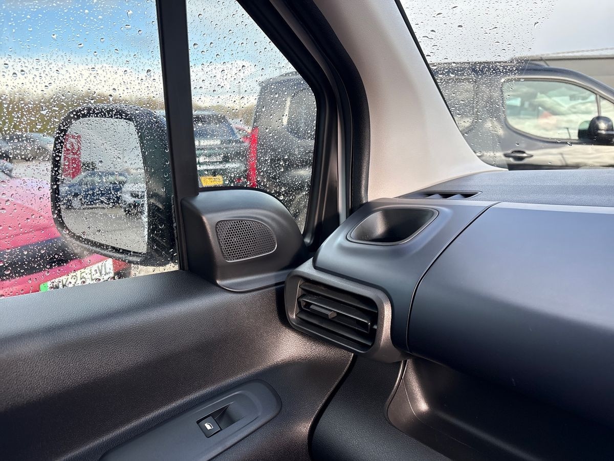 Used Peugeot Rifter 2022 for sale - 76606102: Photo 36