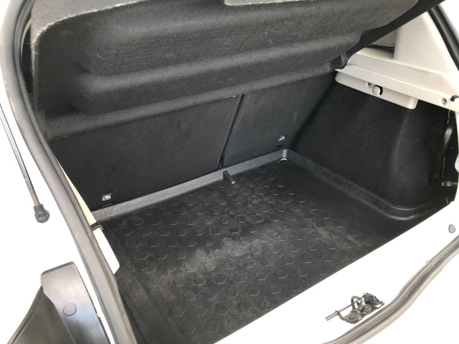 Used Dacia Sandero 2018 for sale - 76602902: Photo 9