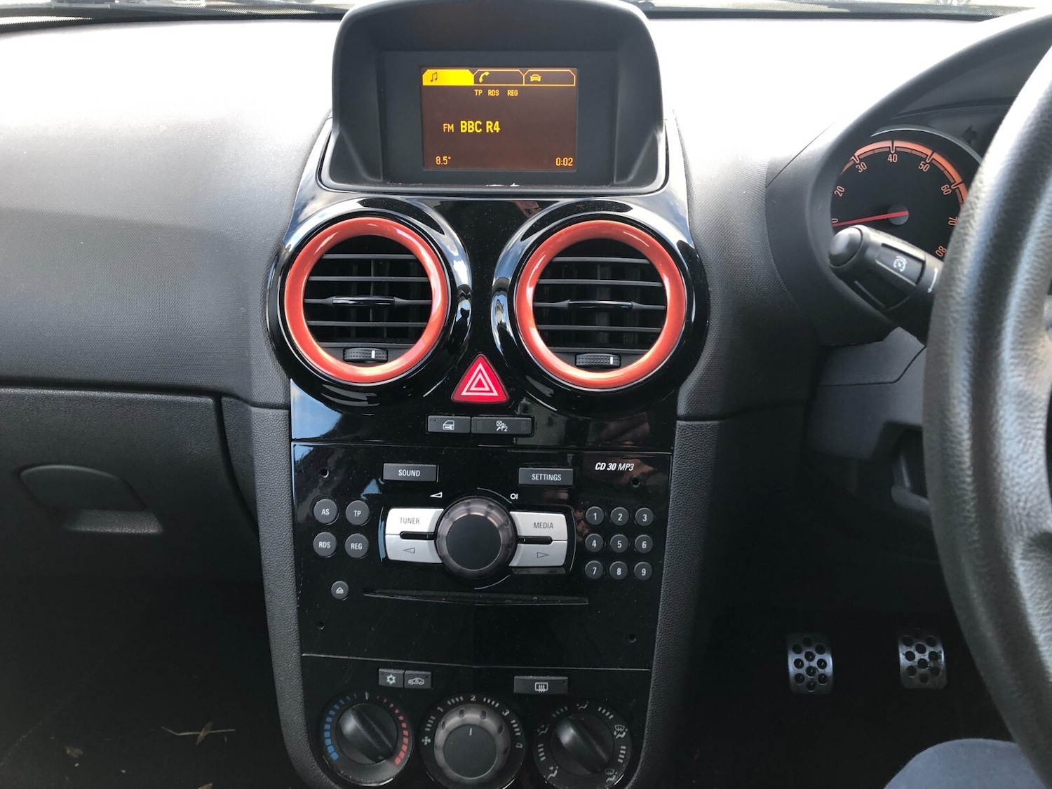 Used Vauxhall Corsa 2013 for sale - 77232208: Photo 9