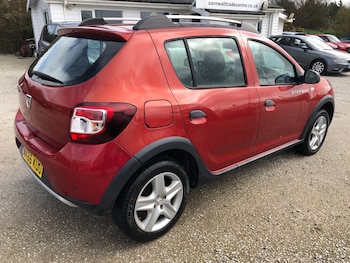 Used Dacia Sandero Stepway 2016 for sale - 77841502: Photo