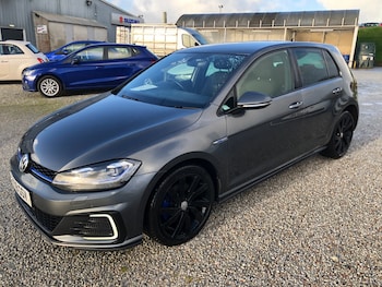 Used Volkswagen Golf 2018 for sale - 77005111: Photo