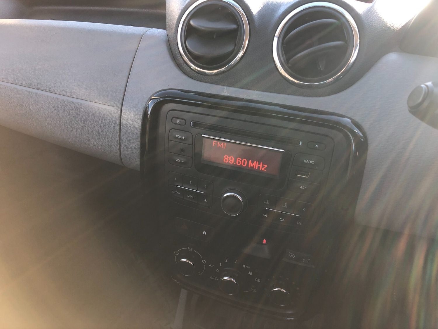 Used Renault Clio 2016 for sale - 76788116: Photo 6