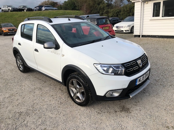 Used Dacia Sandero Stepway 2018 for sale - 76297455: Photo 2