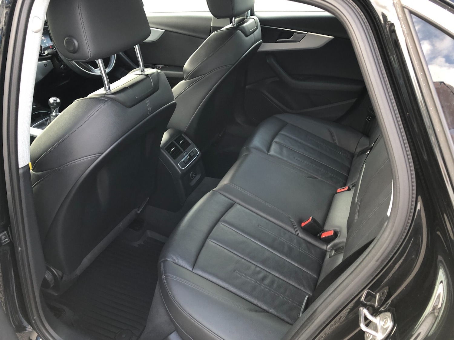 Used Audi A4 2018 for sale - 75886870: Photo 19
