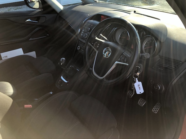 Used Vauxhall Zafira Tourer 2015 for sale - 76302299: Photo 13