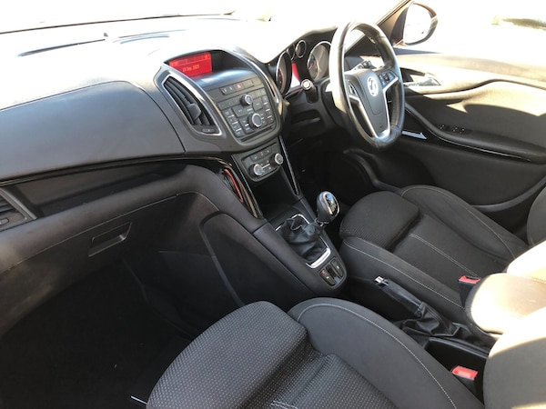 Used Vauxhall Zafira Tourer 2015 for sale - 76302299: Photo 14