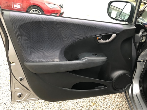 Used Honda Jazz 2010 for sale - 76241750: Photo 18