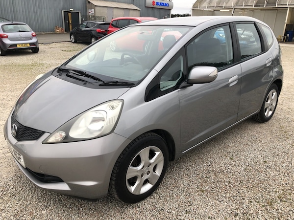 Used Honda Jazz 2010 for sale - 76241750: Photo 2