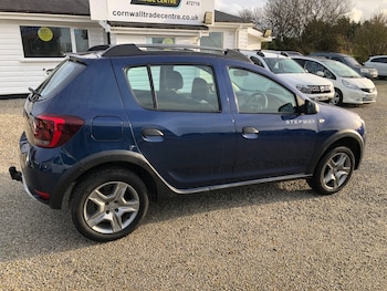 Used Dacia Sandero Stepway 2017 for sale - 76921898: Photo