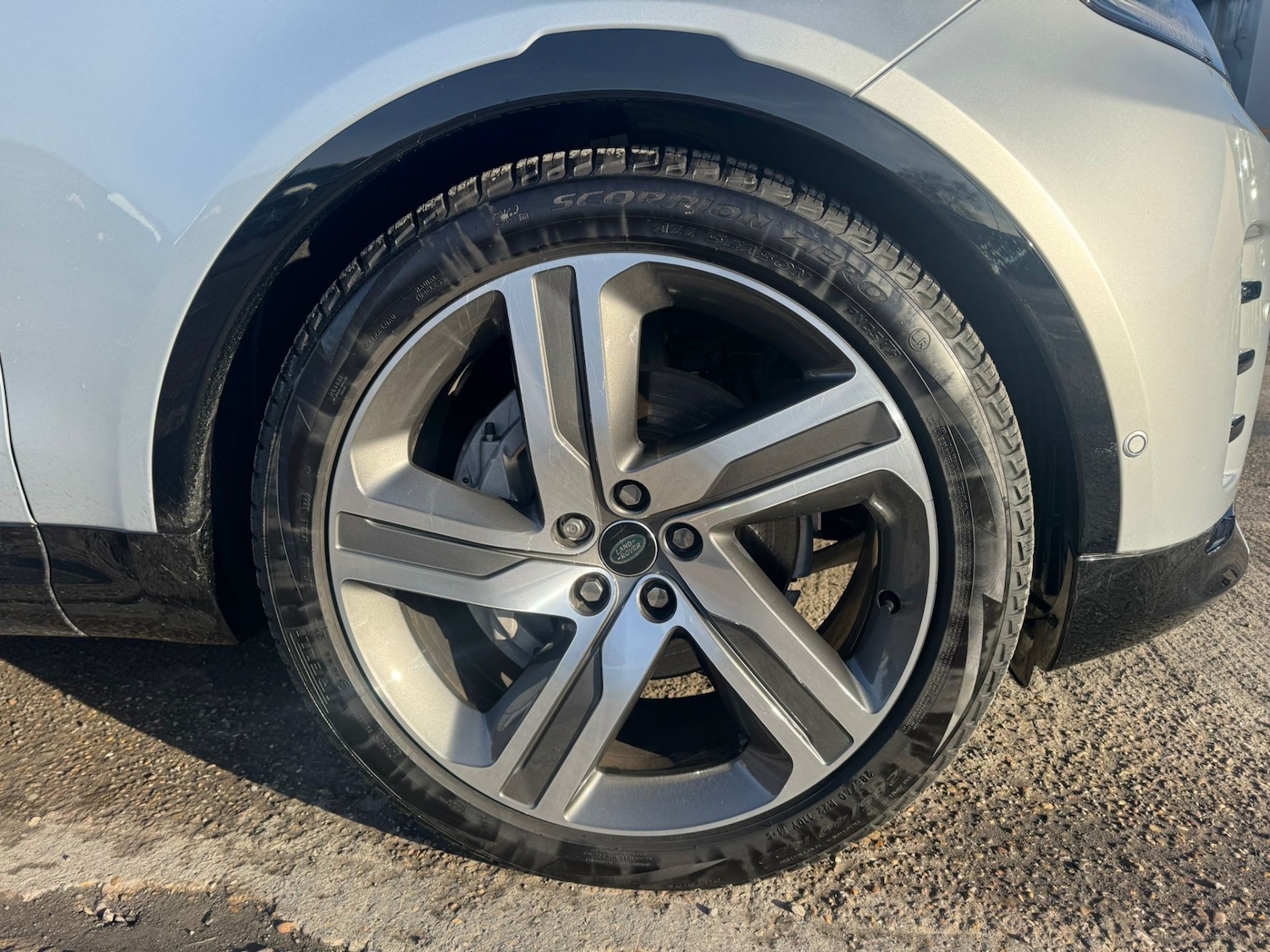 Used Land Rover Discovery 2024 for sale - 76707209: Photo 10