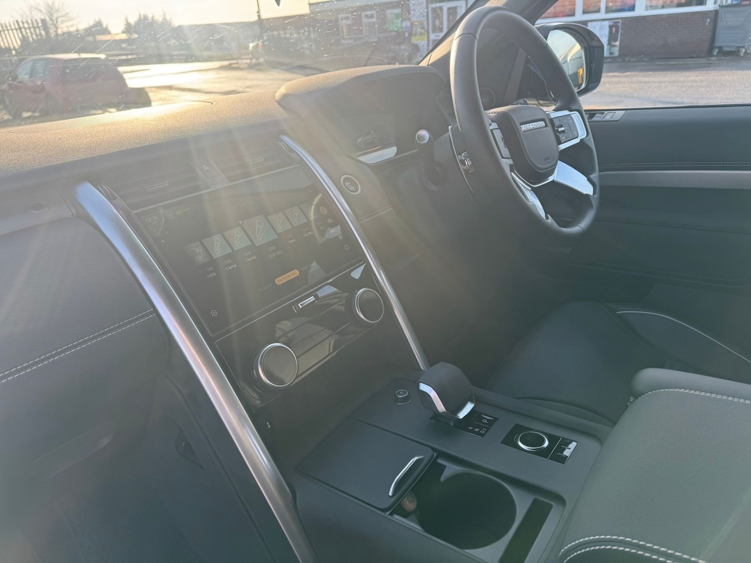 Used Land Rover Discovery 2024 for sale - 76707209: Photo 12