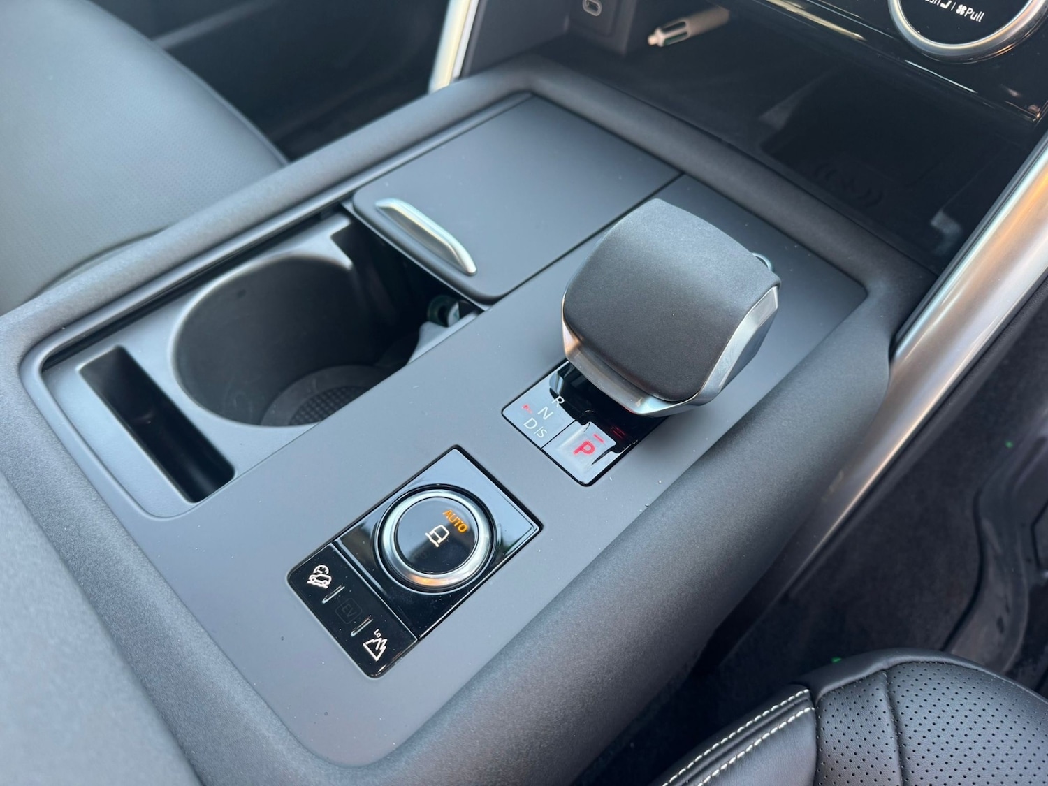 Used Land Rover Discovery 2024 for sale - 76707209: Photo 17