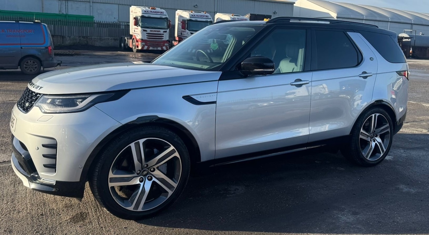 Used Land Rover Discovery 2024 for sale - 76707209: Photo 2