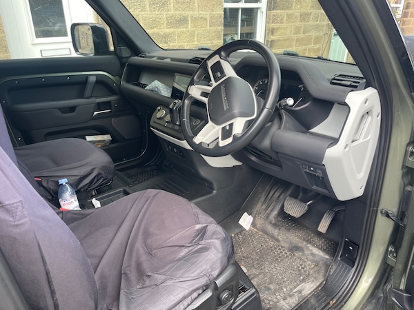 Used Land Rover Defender 2021 for sale - 75284041: Photo 6