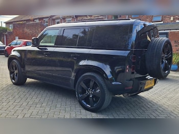 Land Rover - Defender