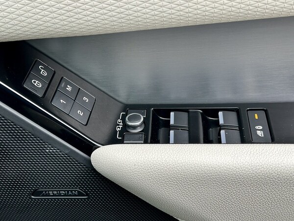 Used Land Rover Range Rover Velar 2018 for sale - 76274441: Photo 17