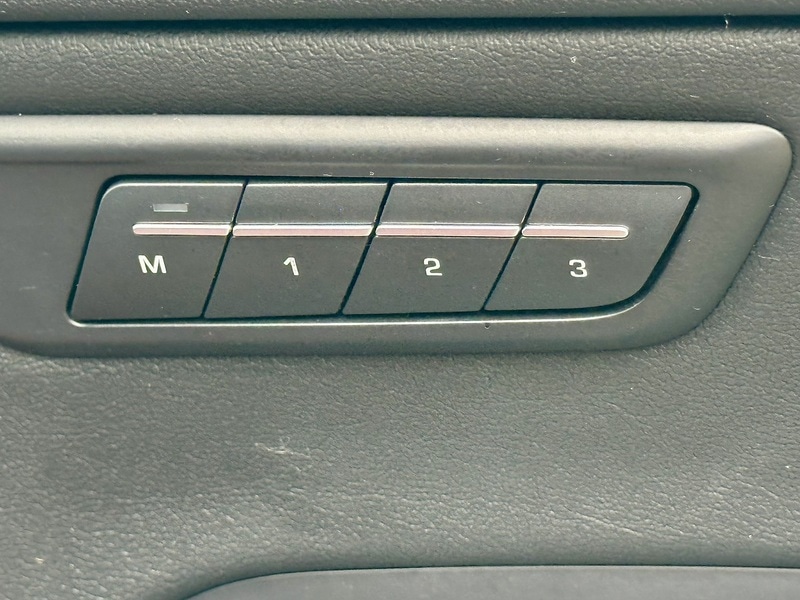 Used Jaguar E-Pace 2018 for sale - 76542884: Photo 23