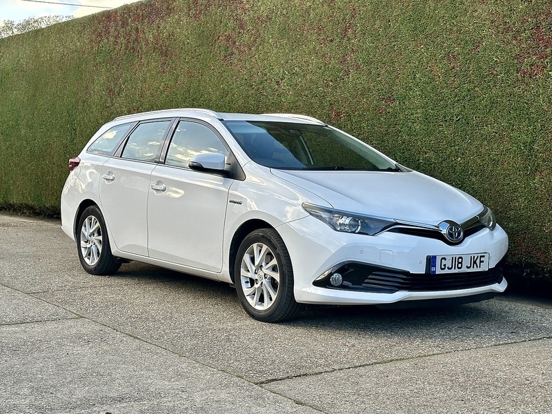 Used Toyota Auris 2018 for sale - 76605305: Photo 2