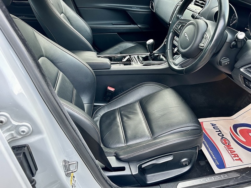 Used Jaguar XE 2015 for sale - 76720040: Photo 34