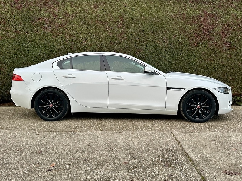 Used Jaguar XE 2015 for sale - 76720040: Photo 4