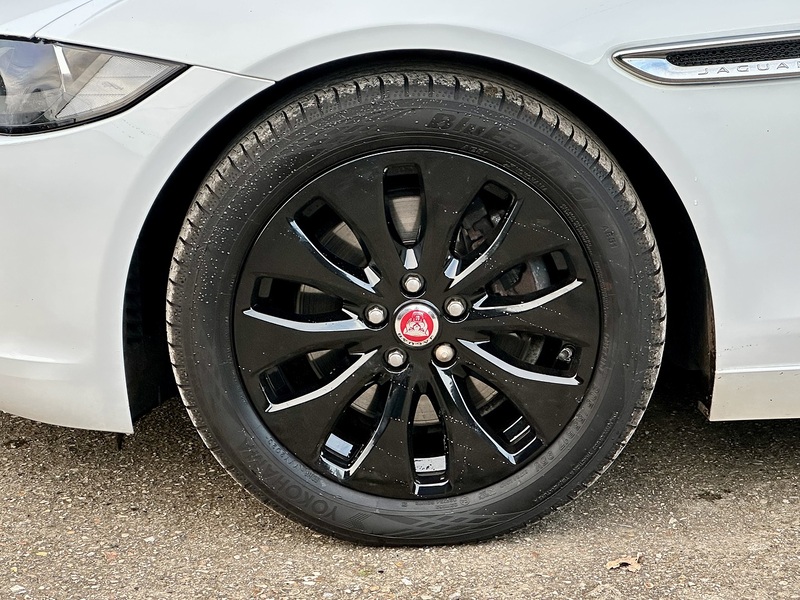 Used Jaguar XE 2015 for sale - 76720040: Photo 41