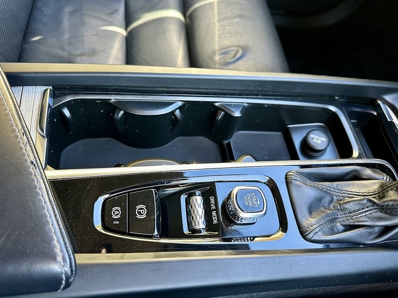 Used Volvo XC60 2017 for sale - 76655502: Photo 32