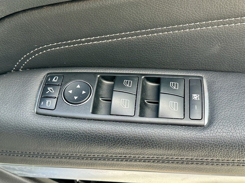 Used Mercedes-Benz E Class 2015 for sale - 76518496: Photo 29