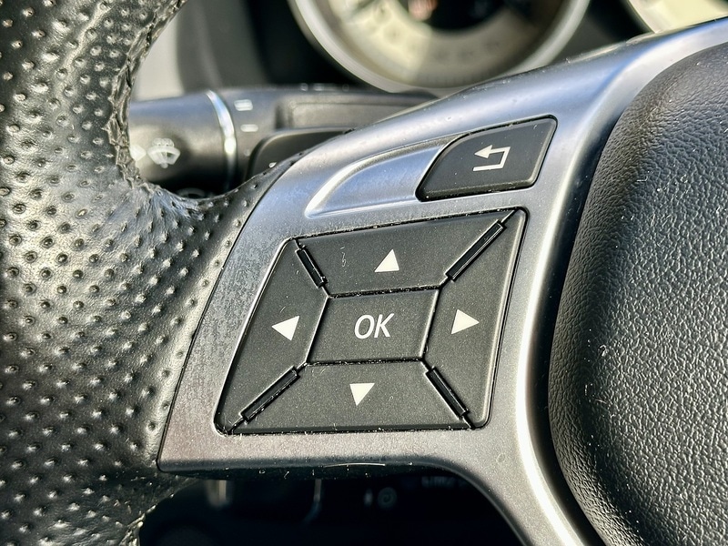 Used Mercedes-Benz E Class 2015 for sale - 76518496: Photo 32