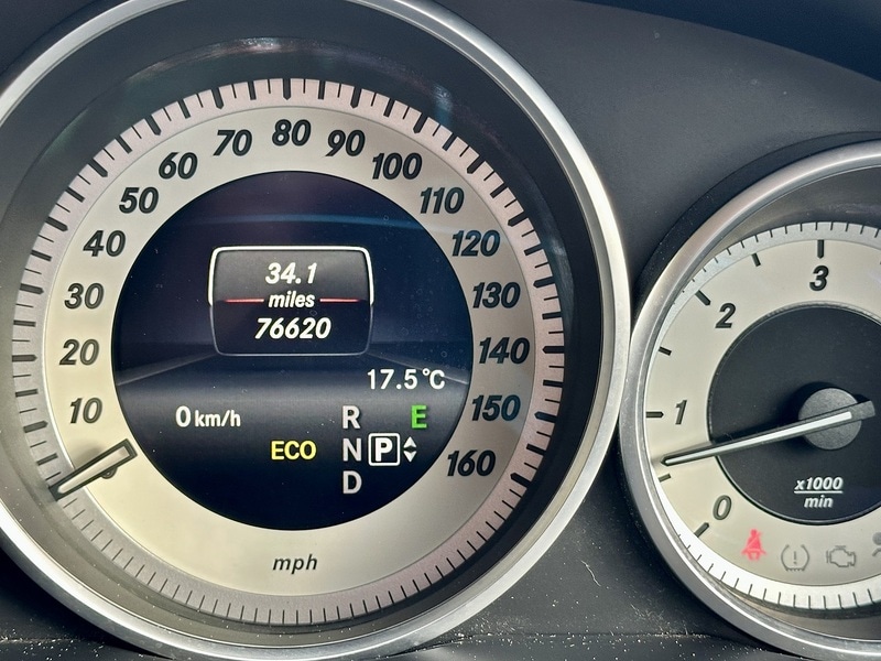 Used Mercedes-Benz E Class 2015 for sale - 76518496: Photo 37