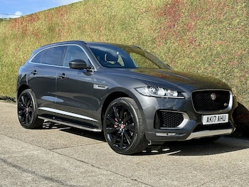 Used Jaguar F-Pace 2017 for sale - 76171080: Photo 4