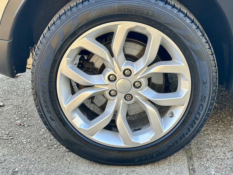 Used Land Rover Discovery Sport 2018 for sale - 76707330: Photo 40