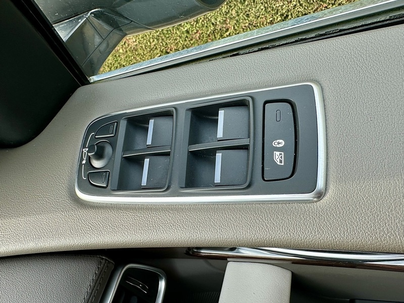 Used Jaguar F-Pace 2016 for sale - 76193955: Photo 36